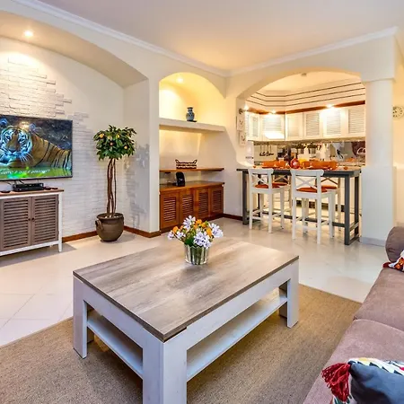 Clementina Duplex شقة البوفيرا